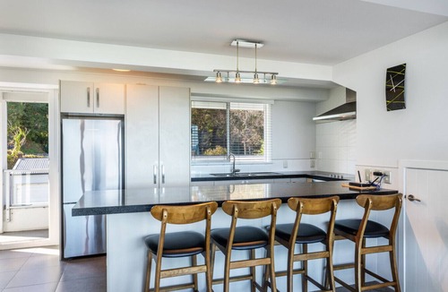 Two Mile Bay Apartment | Modern two bedroom apartment, great location