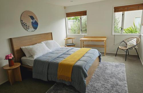 Three Kings House | Modern Urban Retreat - 4BR Secure Central Family-friendly