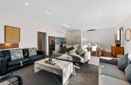 Wanaka House | Moments from That Wanaka Tree - only a 5-minute walk to That Wanaka Tree