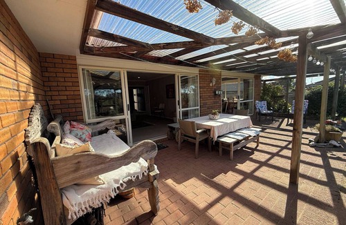 Owhata House | Mooma's - Single Level, Covered Patio, Sleeps 8
