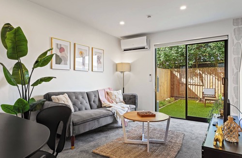 Mount Albert House | Mount Albert Marvel: Carrington Views