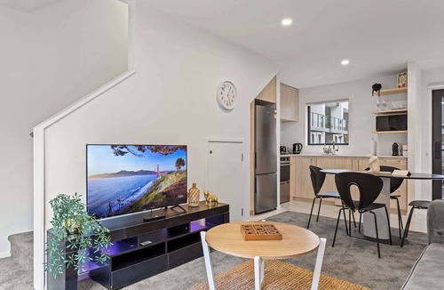 Mount Albert House | Mount Albert Marvel: Carrington Views