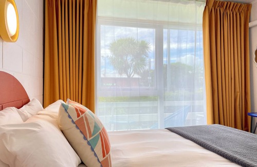 Mount Eden Hotel | Mount Eden Motel