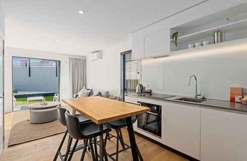 Albert Town Apartment | Mountain View Apartment Near Wanaka's Best Spots