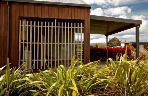 Ohakune House | Mountain View - Ohakune Holiday Home