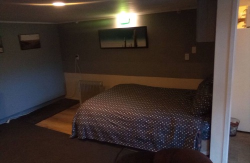 New Plymouth Bed & Breakfast | Mountain Views