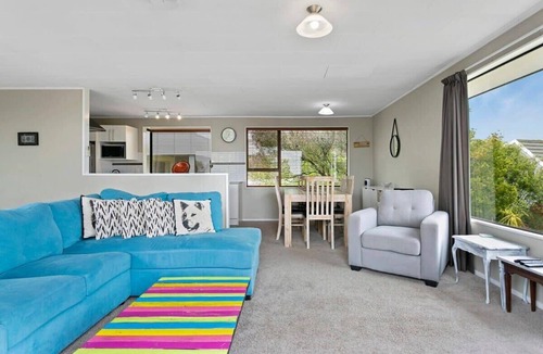 Richmond Heights House | Mountain Views