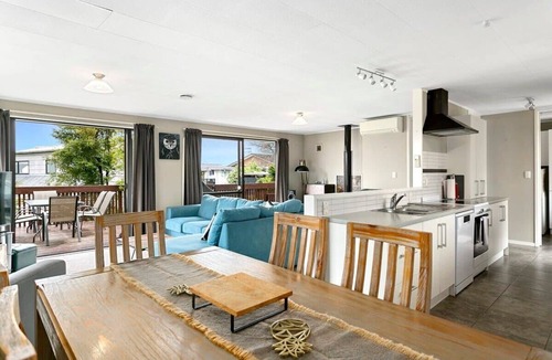 Richmond Heights House | Mountain Views