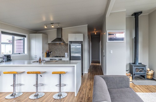 Ohakune House | Mountainview Glimpse - Ohakune Holiday Home