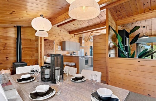 Acacia Bay House | Mountviews Lodge