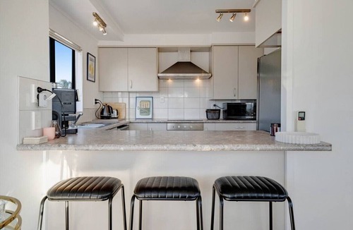 Mount Maunganui Villa | Mt Maunganui 3BR Beach Haven | Garage and Air-con