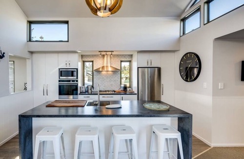 Ahuriri House | Napier Sea Views | Hawke's Bay