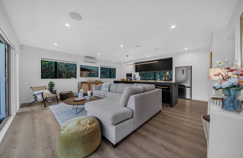 Narrow Neck House | Narrowneck Escape by Bespoke Stays