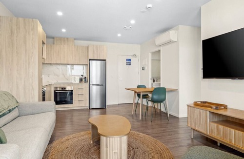 Parnell Apartment | Neat and Central Parnell 2-Bed Gym Free Parking