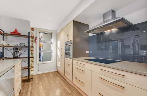 Britannia Heights House | Nelson Panorama Haven