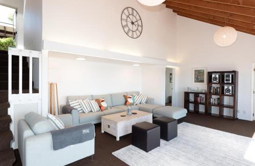 Russell House | Nelson's Lookout - Russell Holiday Home
