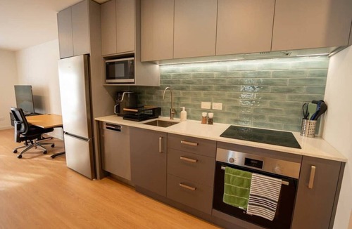 Lake Hayes House | New 2 bedroom Holiday home with over 50 amenities