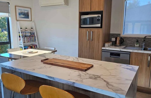Twizel House | New Build, Walk to Town, Fire, Sleeps 5, Wi-Fi