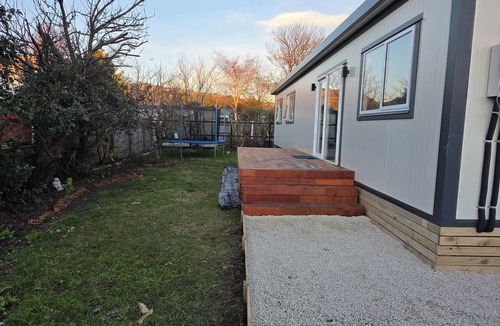 Woolston Cottage | New Modern 2BR Home | Family-Friendly & Convenient