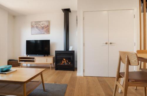 Albert Town House | New & Stylish Townhouse - Great Neighbourhood
