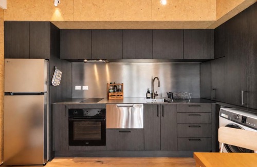 Wanaka House | Newly built unit in quiet neighbourhood
