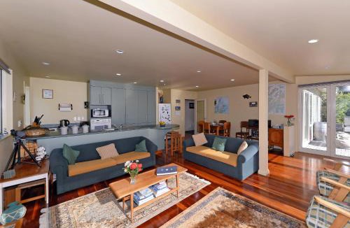 Moetapu Bay House | Ngaire's Haven - Mahau Sound Holiday Home