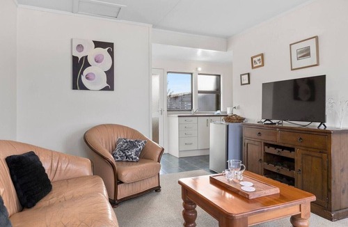 Hilltop Apartment | Ngauruhoe Cottage, couples escape