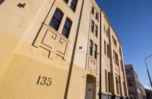 Dunedin City Centre Apartment | No5 Cumberland Street deluxe apartment