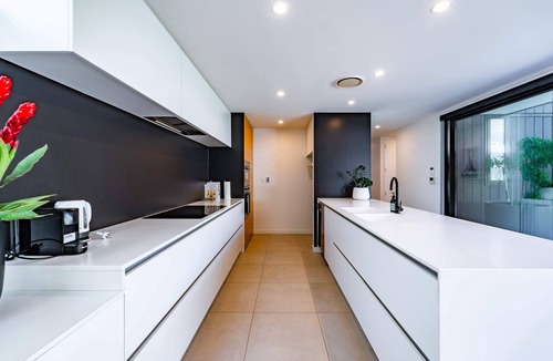 Wanaka House | Noir North Retreat Th