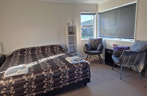 Cheviot Cottage | Nonoti Farm. Warm, cozy and rural views. 5 minutes from Cheviot. Self contained