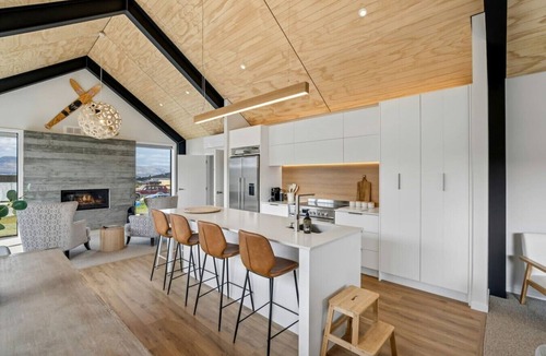 Wanaka House | Northlake Escape | Sunny, Stylish & Easy Living