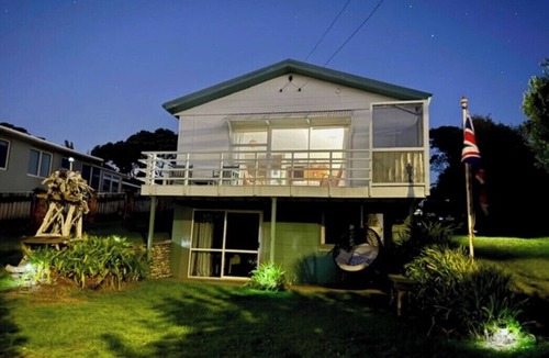 Oakura House | Oakura Beachfront Bach + Epic Views + Close to Everything!