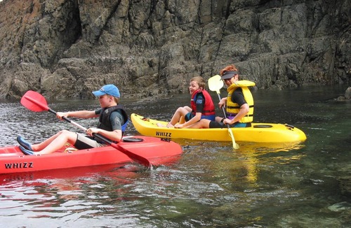 Oakura House | Oakura beachfront, summer Kayaks & Paddleboard, Wifi, Gas fire pit