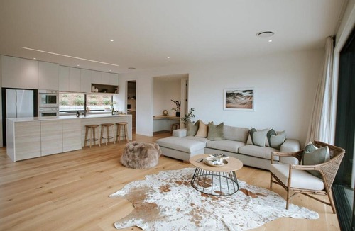 Wanaka House | Obelisk Dream with Spa