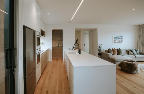 Wanaka House | Obelisk Dream with Spa