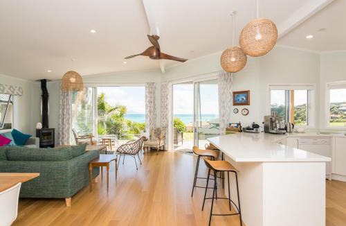 Langs Beach House | Ocean Oasis - Langs Beach Holiday Home