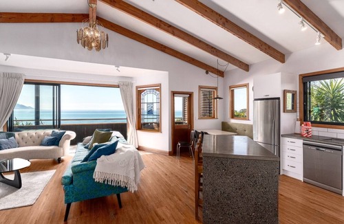 South Bay House | Ocean View Retreat | The Gallery