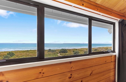 Papamoa Beach House | Oceanfront Escape Papamoa
