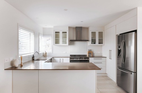 Papamoa Beach House | Oceanfront Oasis