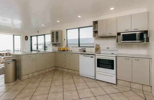 Bell Block House | Oceanfront Retreat - Beach Access - 2BR Bell Block