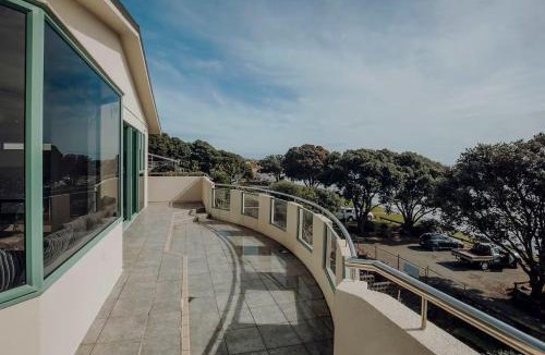 Bell Block House | Oceanfront Retreat - Beach Access - 2BR Bell Block