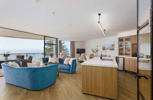Mount Maunganui Apartment | Oceanside Haven Resort Luxury Sea Views & Beach