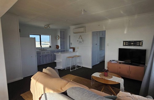 Foxton Beach Apartment | Oceanview 2bedroom Apartment