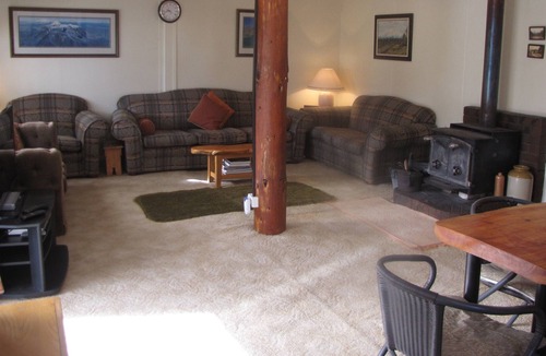 Ohakune Cottage | Ohakune Lodge: Burnski: Ohakune Holiday Home