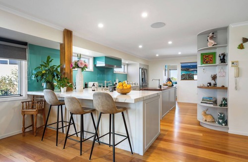 Papamoa Beach House | Ohana - Papamoa Holiday Home