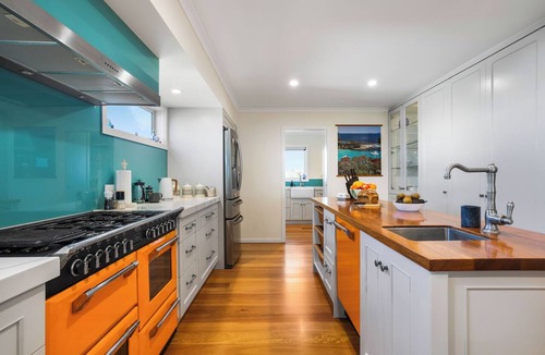 Papamoa Beach House | Ohana - Papamoa Holiday Home