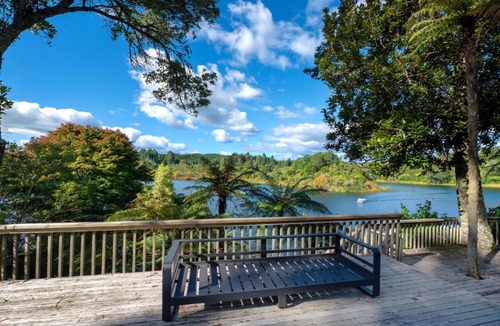 Okere Falls House | Okere Tree House - Lakefront with own Jetty