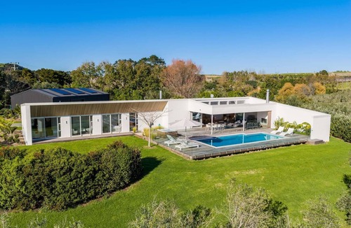 Mangawhai House | Olive Ridge Retreat - Luxury lifestyle retreat with pool and spa in beautiful rural setting