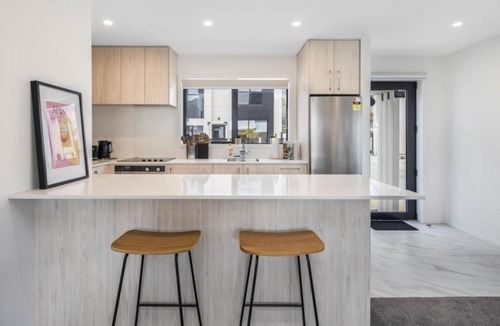 Trentham House | Oliver Oasis Wellington 2BR Retreat