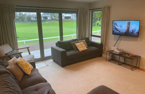 Pauanui House | On The Green - Pauanui Holiday Home